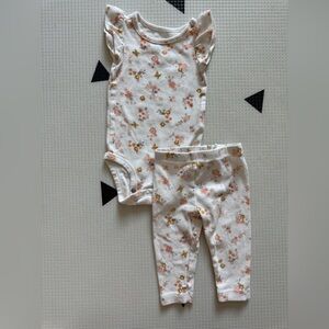 Carters|Baby girl ditsy floral matching set,leggings & sleeveless bodysuit•••6M